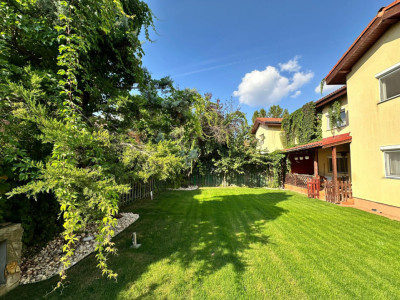 Vilă 4 camere | Cartier Azur | Garaj | Teren 375 mp | Grădină amenajată