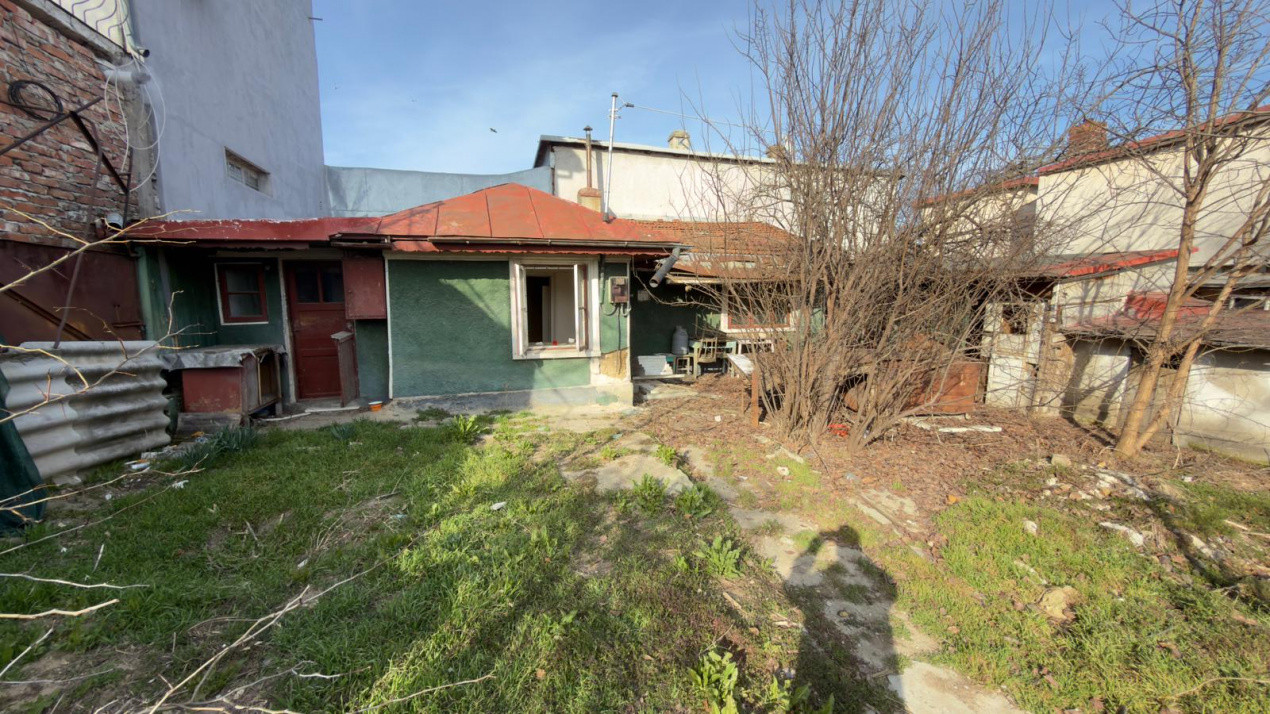 Casa + teren 203 mp, front 13 ml, Zona Petricani- Tei 