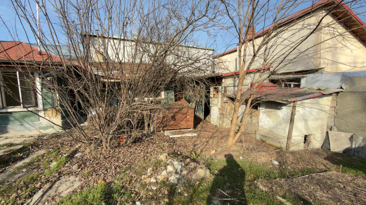 Casa + teren 203 mp, front 13 ml, Zona Petricani- Tei 